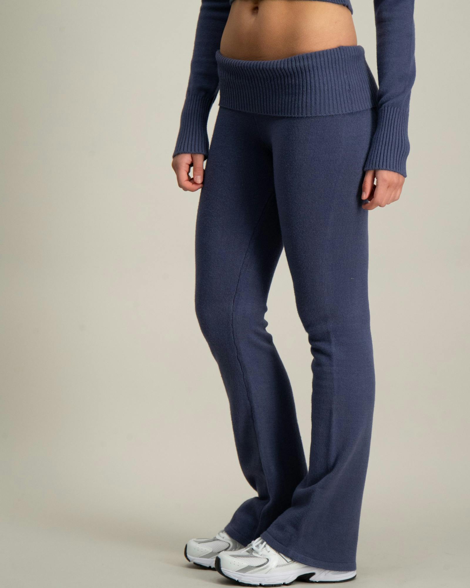 Y knitted yoga pants
