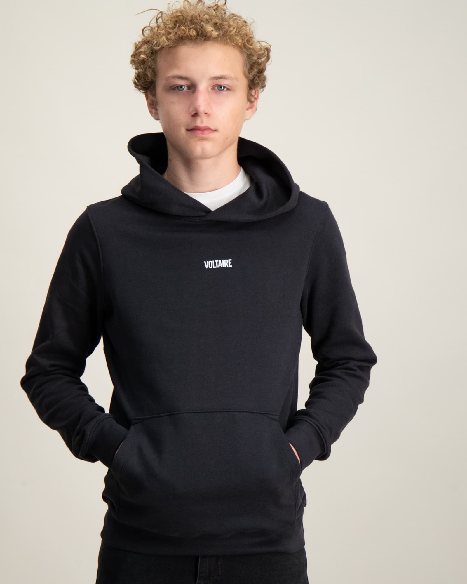 HOODED SWEATSHIRT