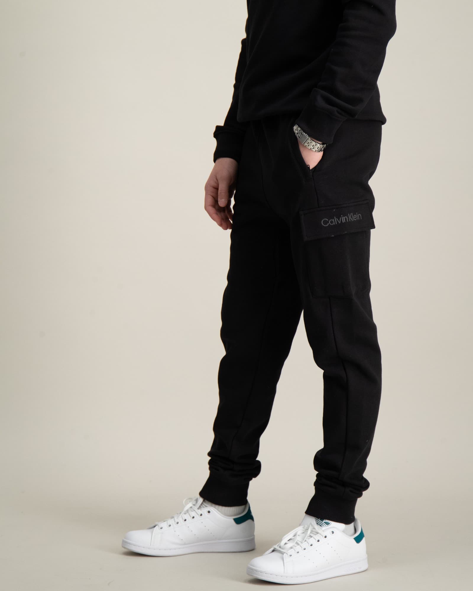 RELAXED TAPERED LEG CARGO JOGGER