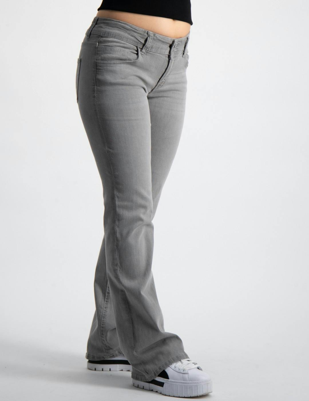 Low waist flare jeans