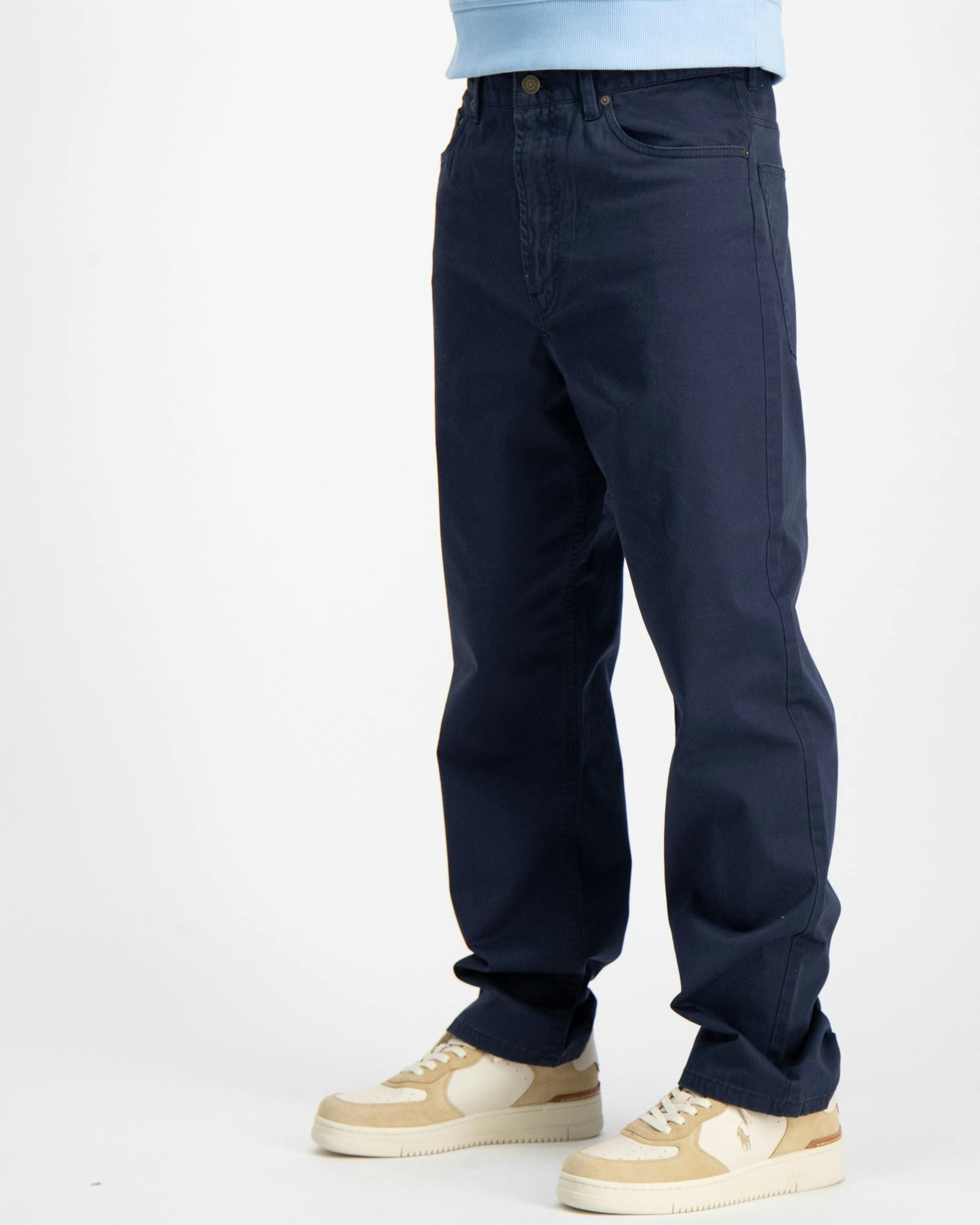 LOOSE FIT CHINOS